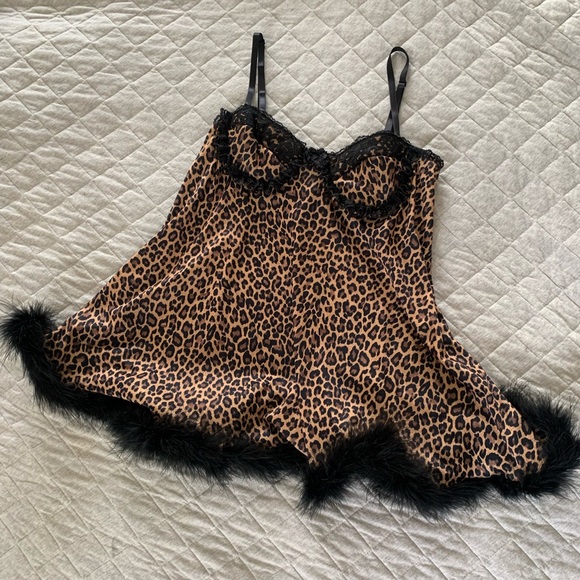 Victoria's Secret Leopard Print Chemise with Black Lace Trim - Picture 2 of 9